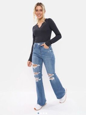 AE Stretch Curvy Ripped Super High-Waisted Flare Jean. SZ 4
